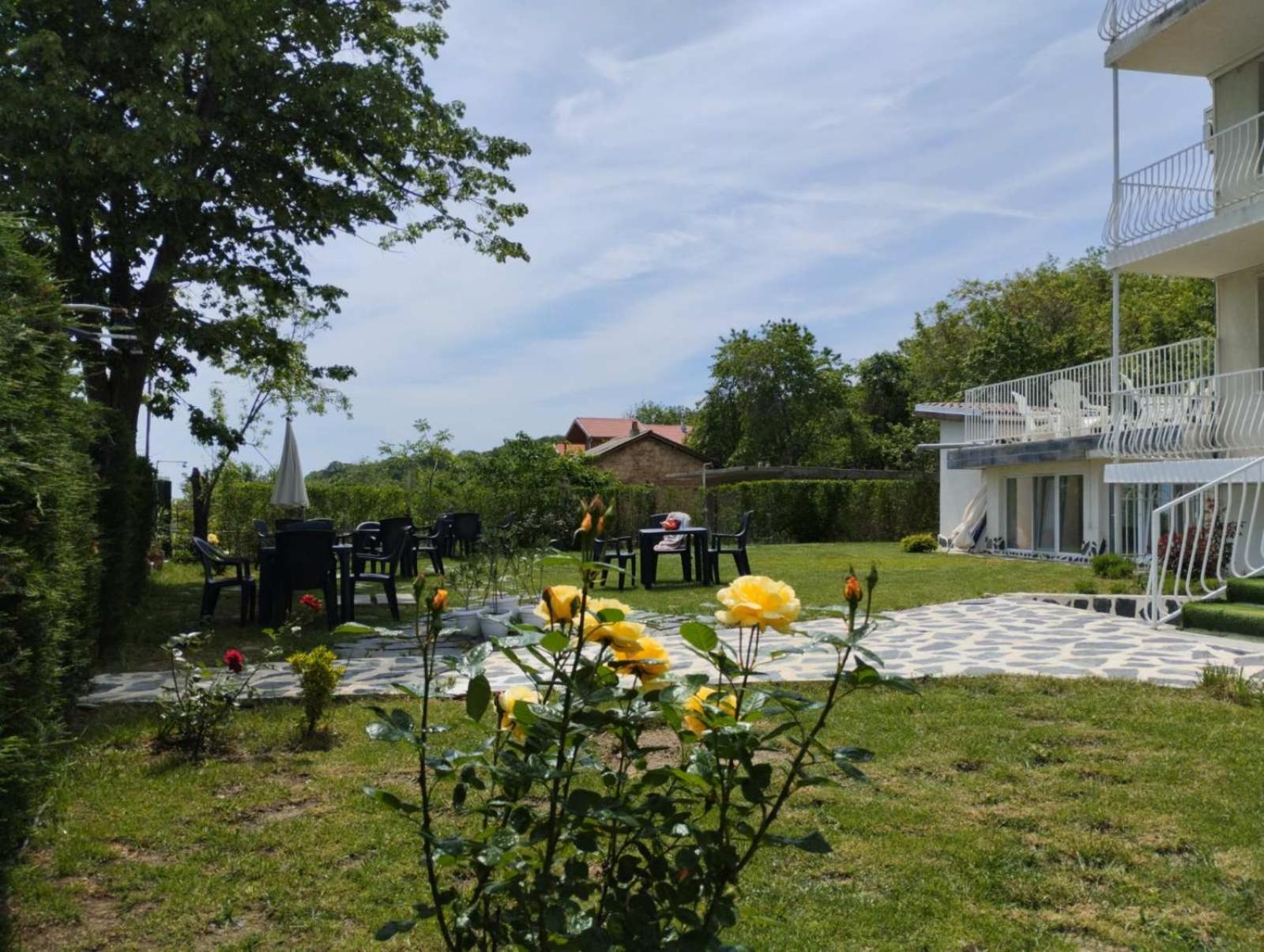 Simada Blue Guesthouse Golden Sands Exterior photo